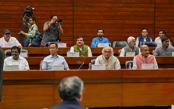 From Dy LS Speaker’s Post To Special Status For Bihar, Andhra Pradesh, Here Is What Transpired At All-party Meet | Highlights